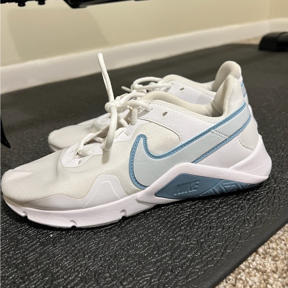 Nike Legend Essential Training Shoes Women's Low-Top White/Blue - 8.5